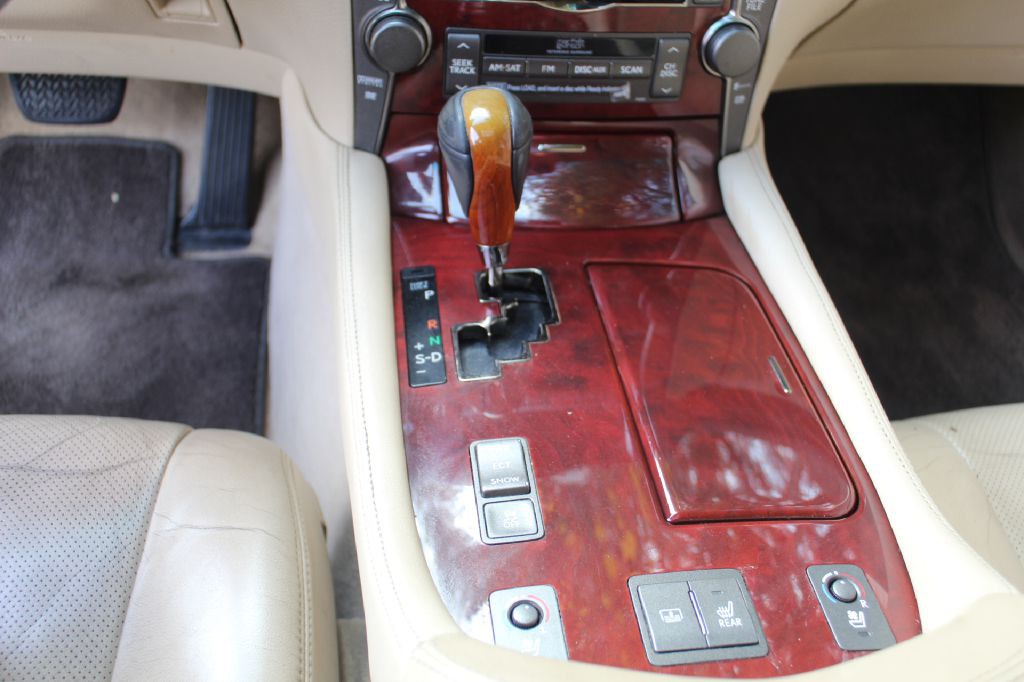 2009 Lexus LS Image 19