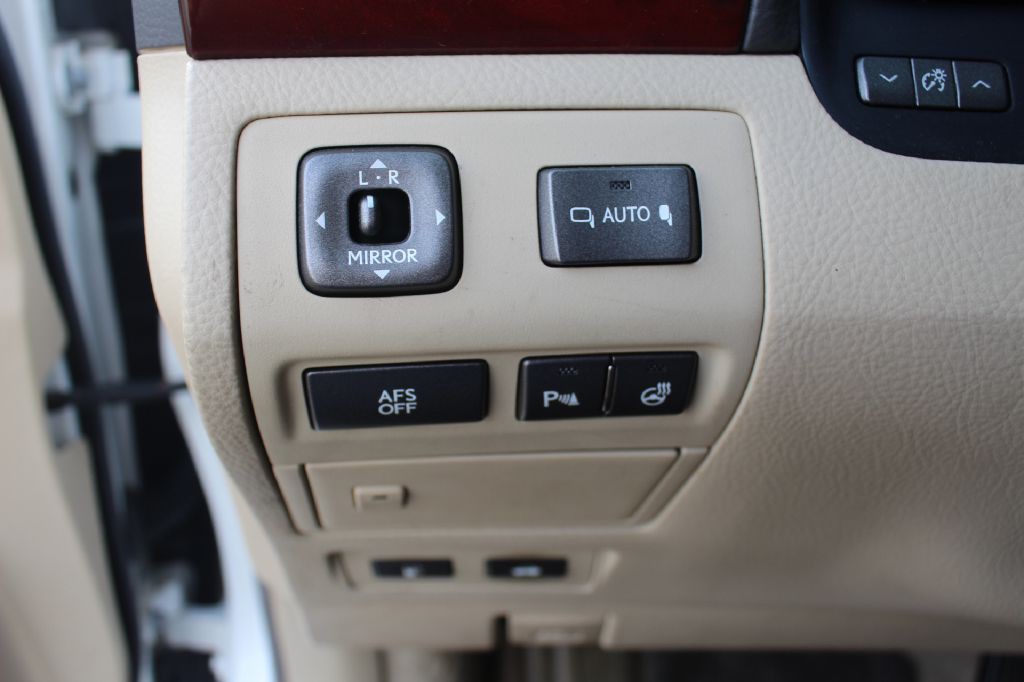 2009 Lexus LS Image 20