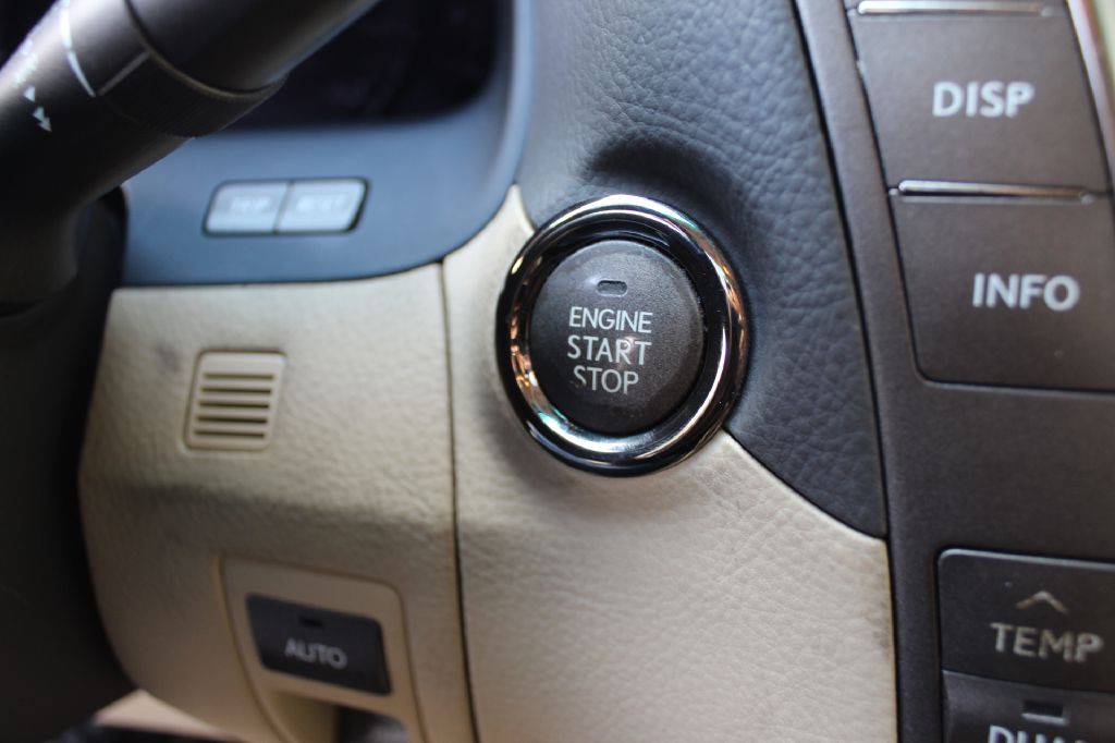 2009 Lexus LS Image 24