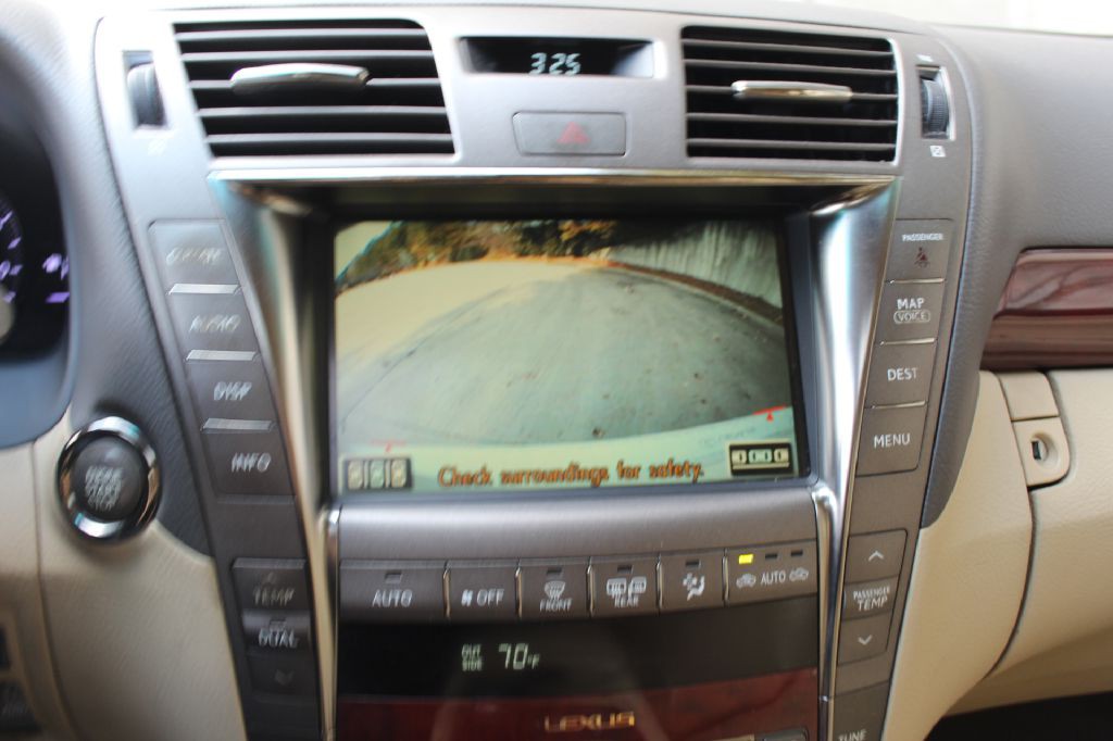 2009 Lexus LS Image 26