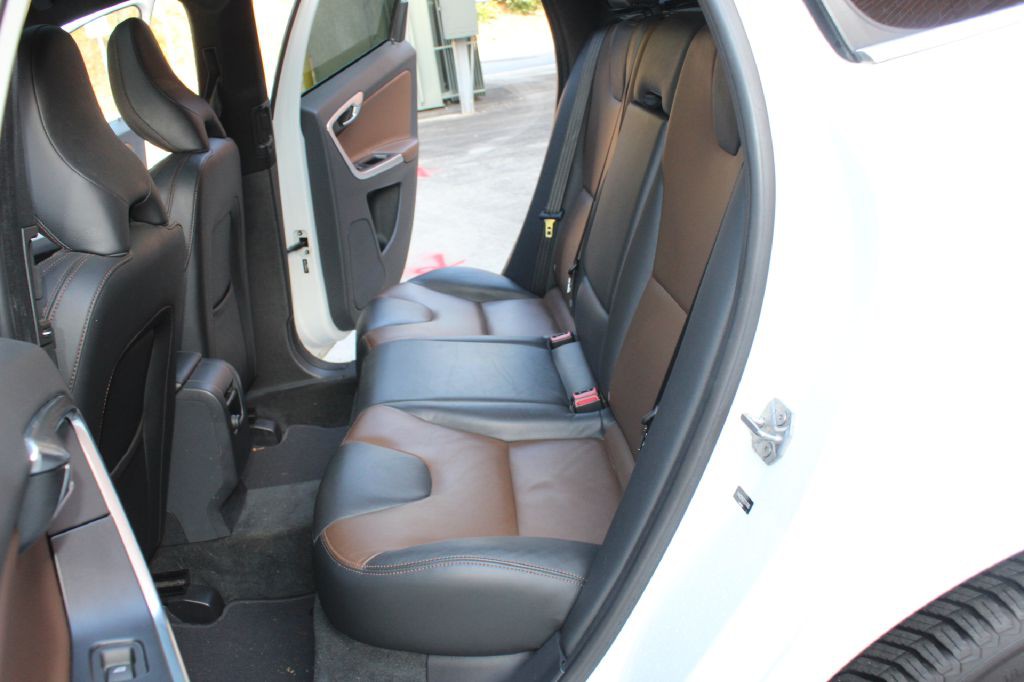 2015 Volvo XC60 Image 9