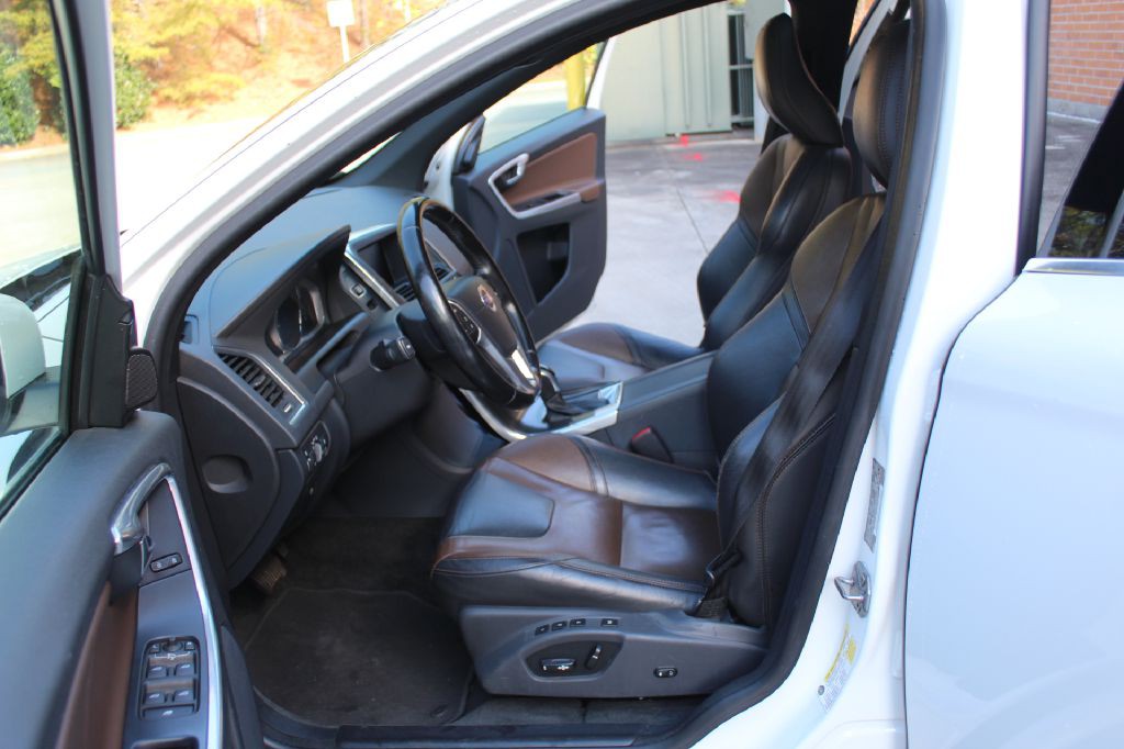 2015 Volvo XC60 Image 10
