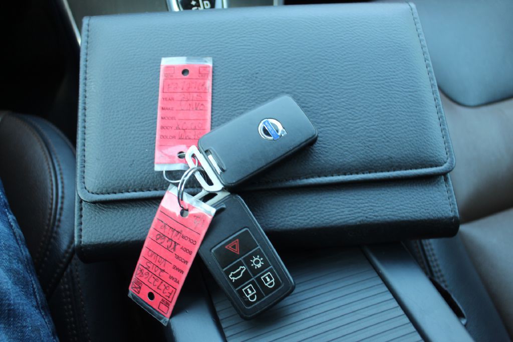 2015 Volvo XC60 Image 28