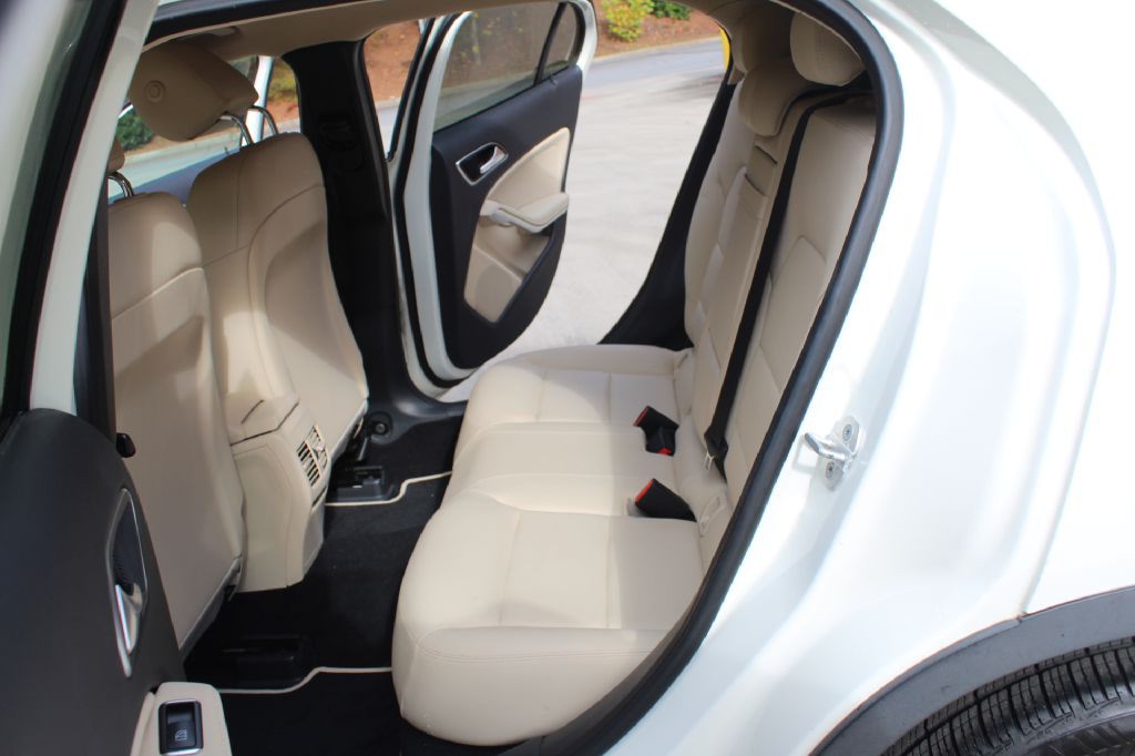 2018 Mercedes-Benz GLA-Class Image 9