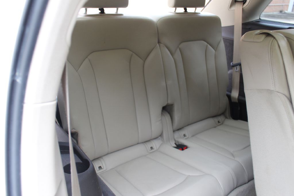 2017 Audi Q7 Image 16