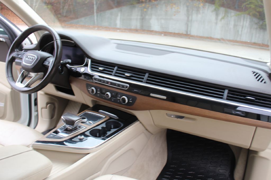 2017 Audi Q7 Image 18