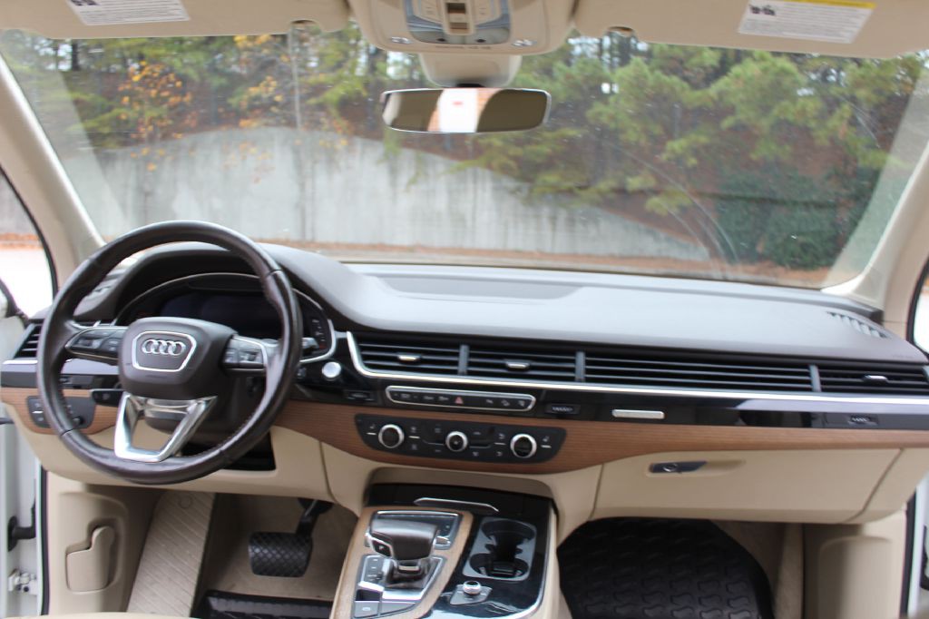 2017 Audi Q7 Image 19