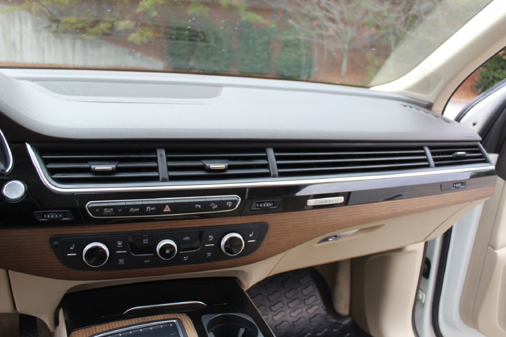 2017 Audi Q7 Image 23