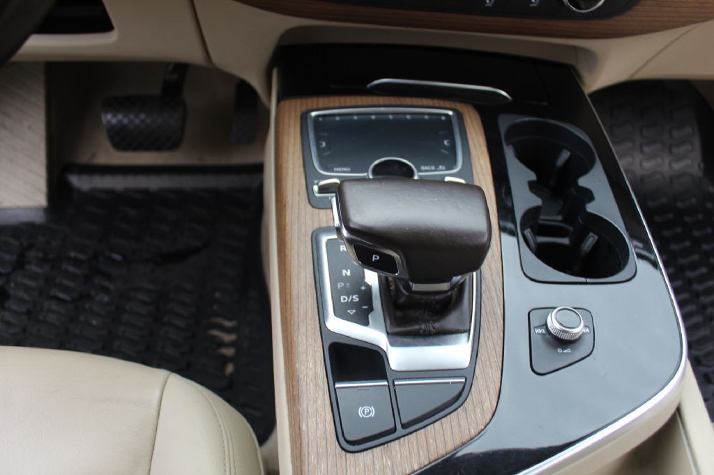 2017 Audi Q7 Image 24