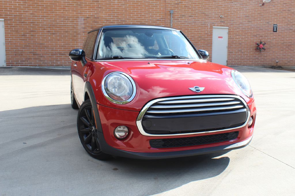 2015 MINI Cooper Image 1