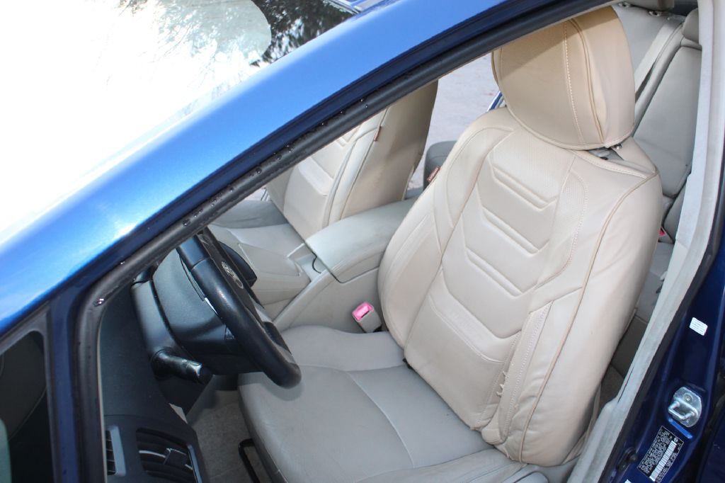 2011 Toyota Prius Image 12