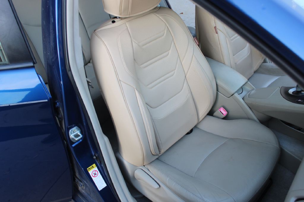 2011 Toyota Prius Image 13