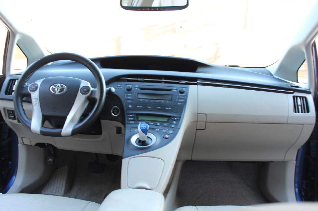 2011 Toyota Prius Image 15