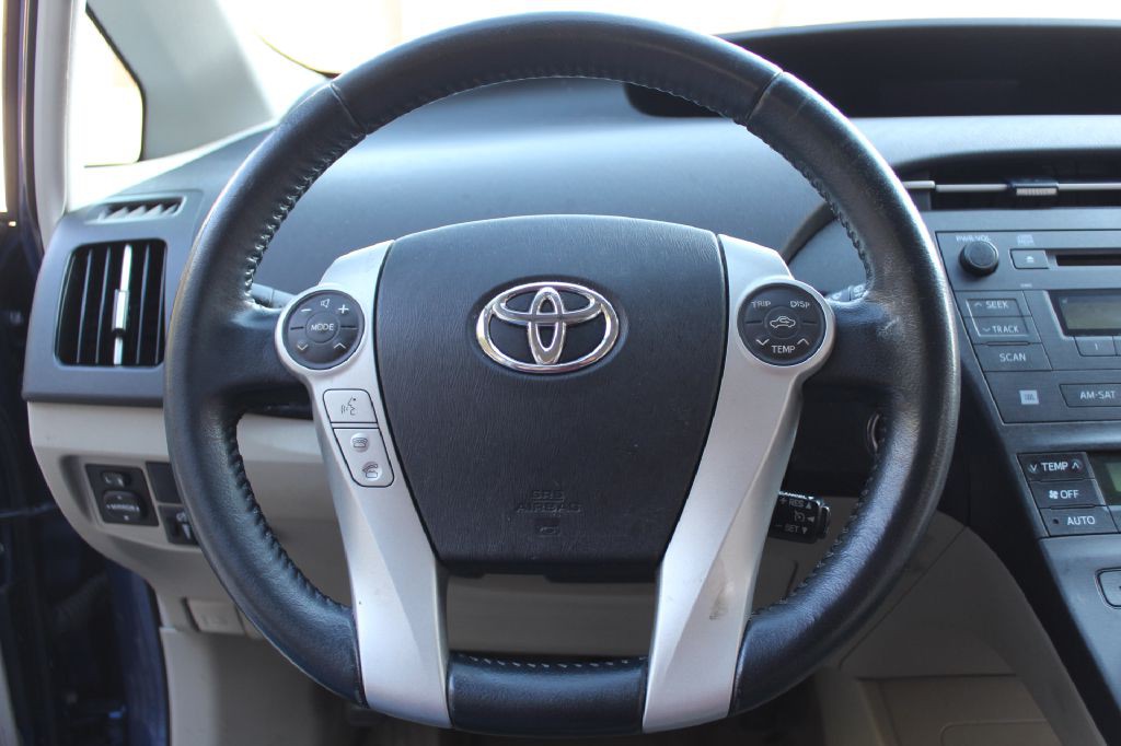 2011 Toyota Prius Image 17