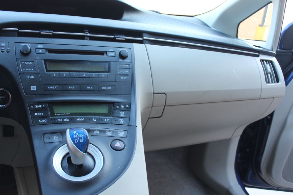 2011 Toyota Prius Image 20