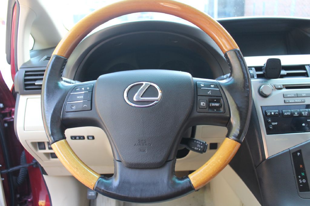 2011 Lexus RX Image 16