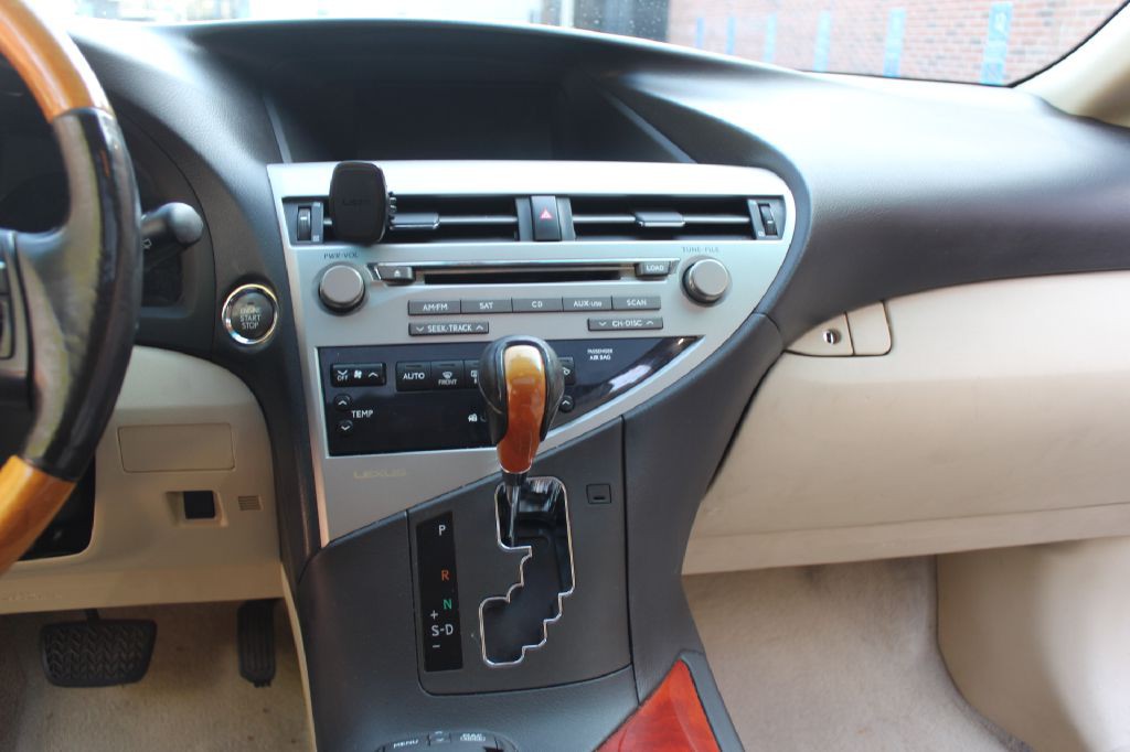 2011 Lexus RX Image 17