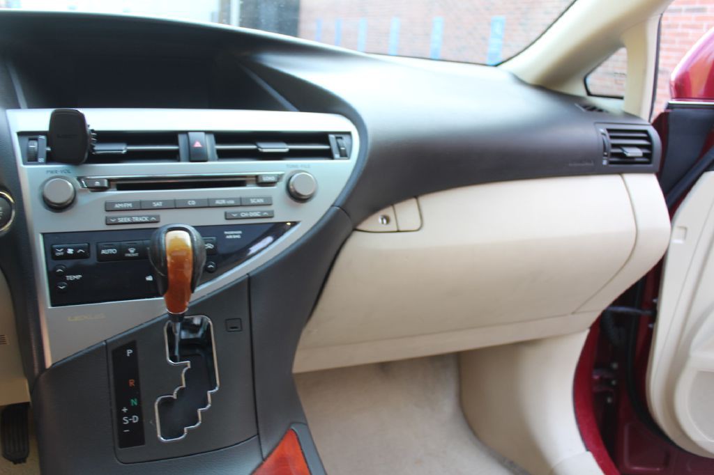 2011 Lexus RX Image 18