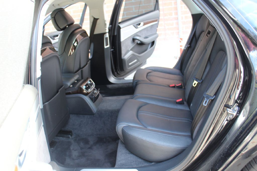 2014 Audi A8 Image 9