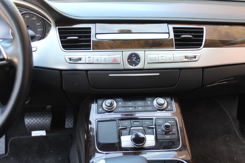 2014 Audi A8 Image 19