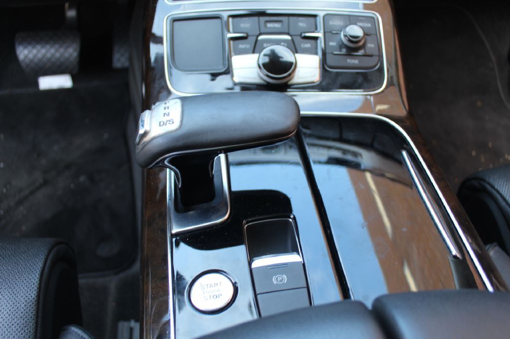 2014 Audi A8 Image 21