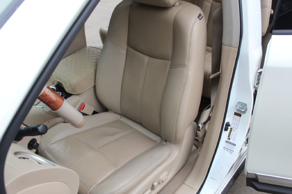 2015 Nissan Pathfinder Image 11