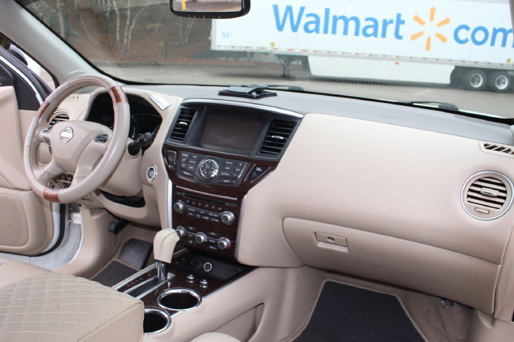 2015 Nissan Pathfinder Image 15