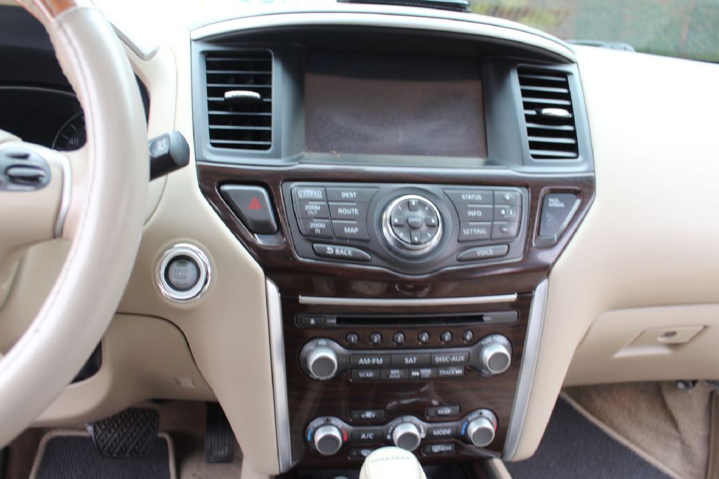2015 Nissan Pathfinder Image 19