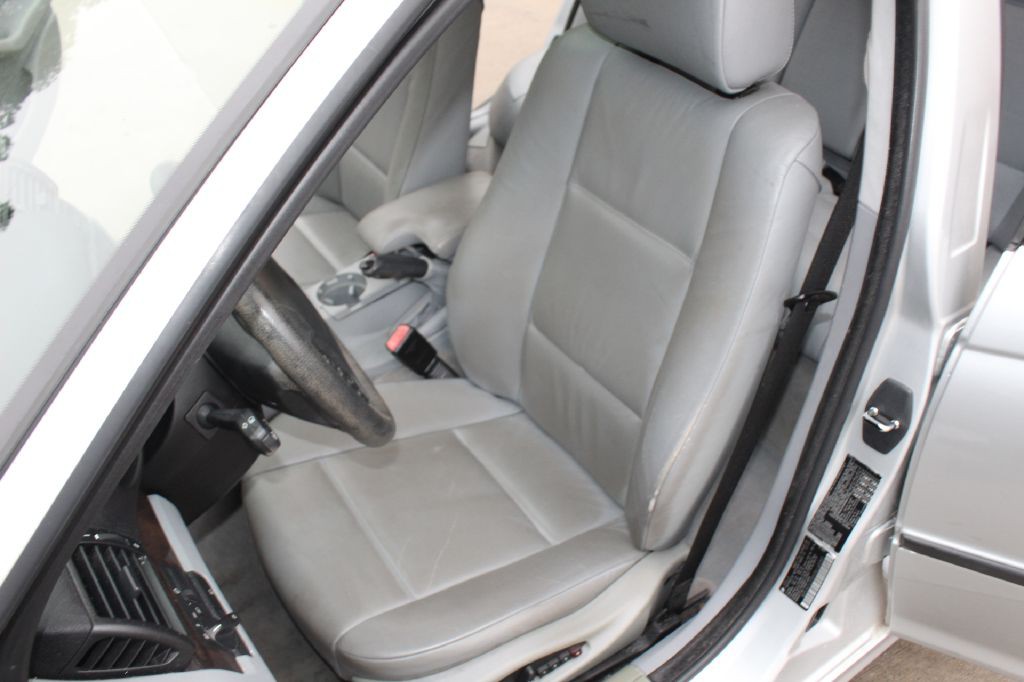 2003 BMW 3 Series Image 11