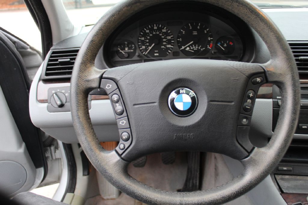 2003 BMW 3 Series Image 16