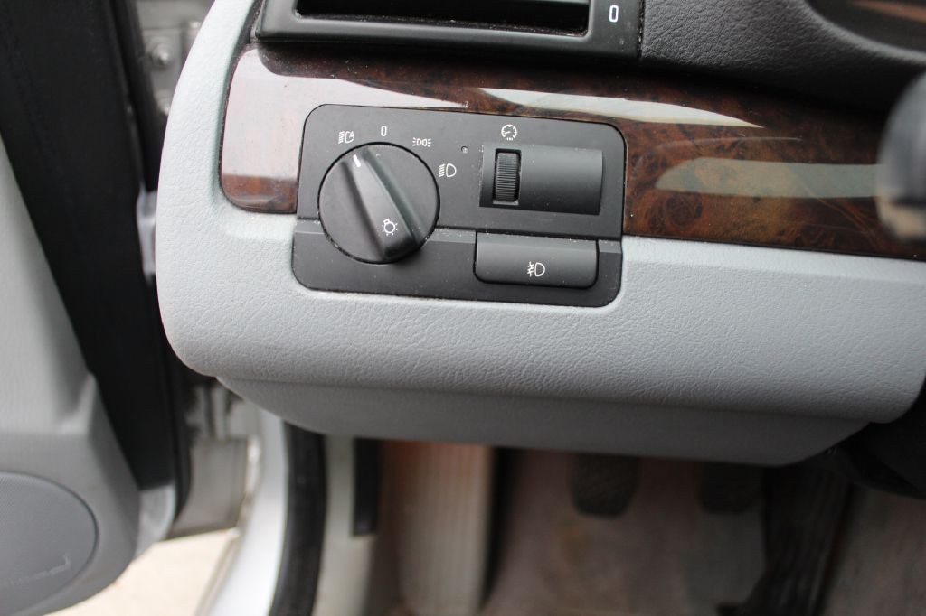 2003 BMW 3 Series Image 22