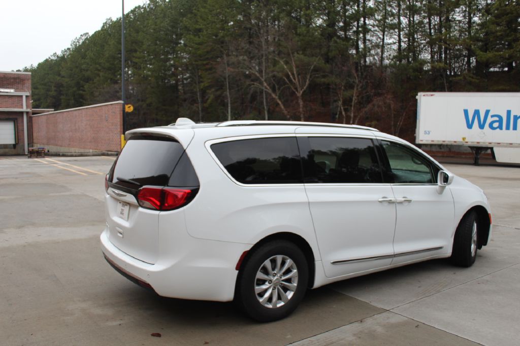 2019 Chrysler Pacifica Image 5