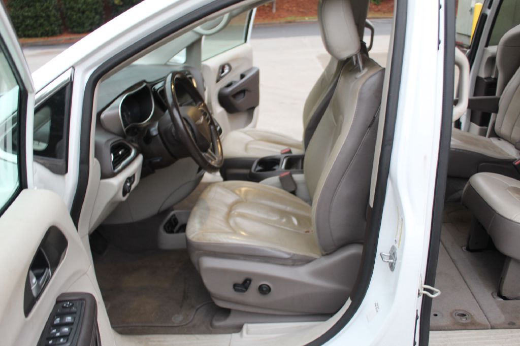 2019 Chrysler Pacifica Image 10