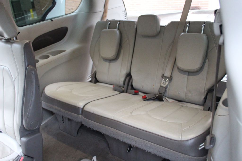 2019 Chrysler Pacifica Image 11