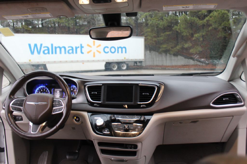 2019 Chrysler Pacifica Image 13