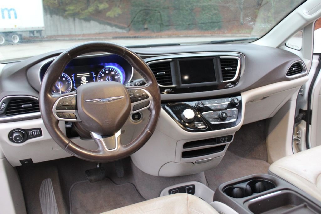 2019 Chrysler Pacifica Image 14