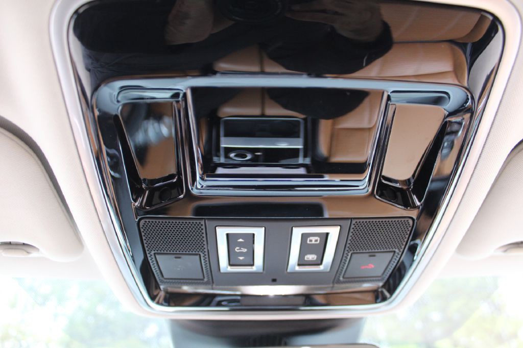 2018 Land Rover Range Rover Image 23