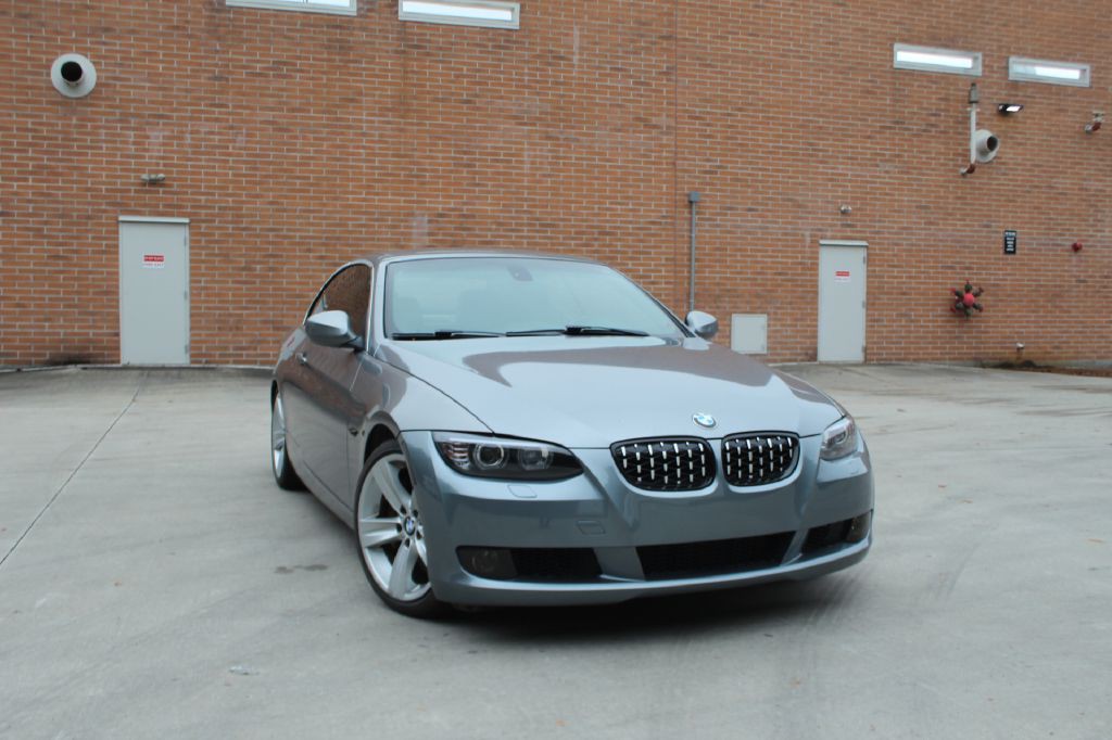 2010 BMW 3 Series Image 1