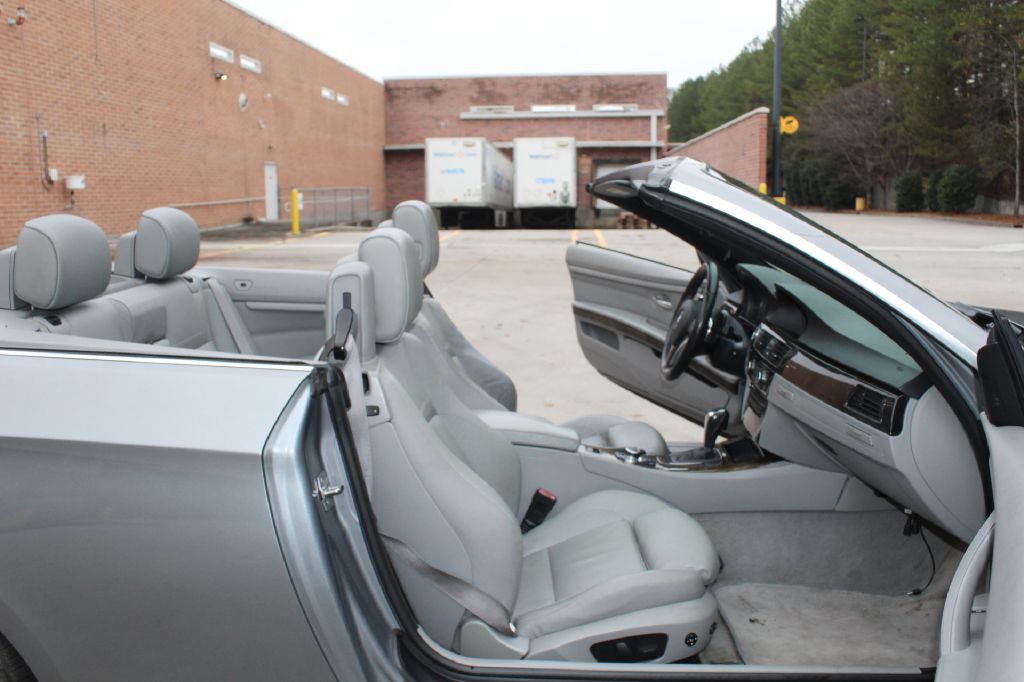 2010 BMW 3 Series Image 13