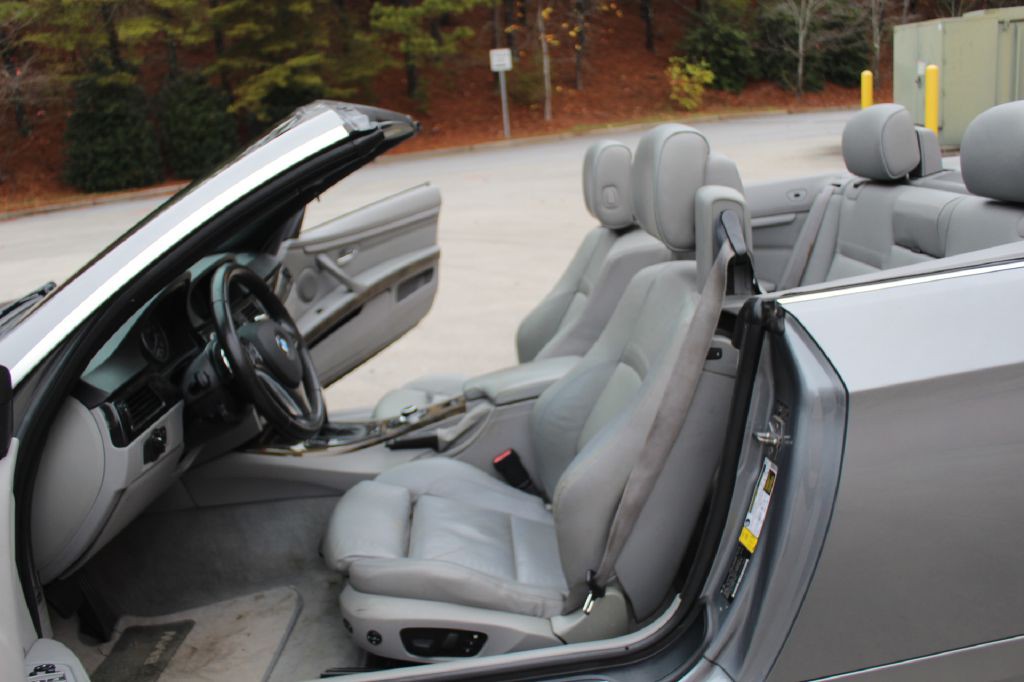 2010 BMW 3 Series Image 14