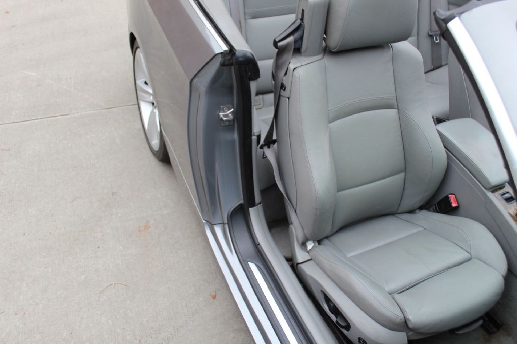 2010 BMW 3 Series Image 16