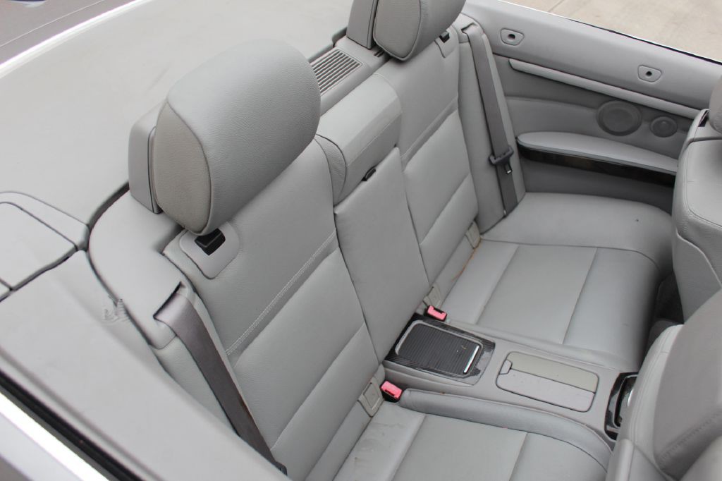 2010 BMW 3 Series Image 17