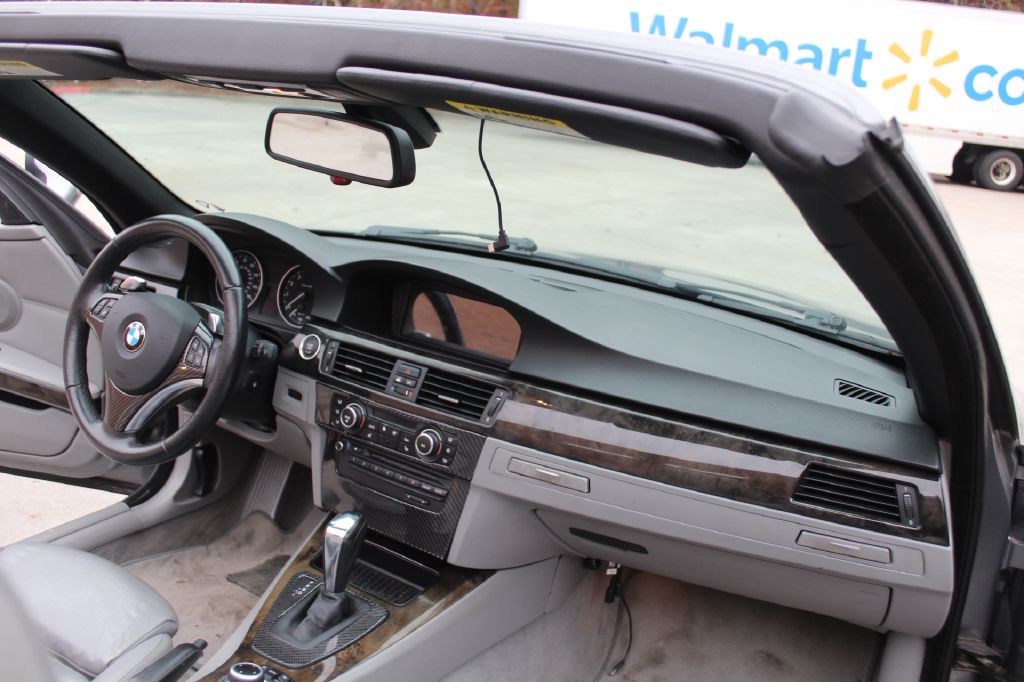 2010 BMW 3 Series Image 18