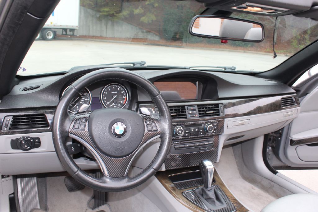 2010 BMW 3 Series Image 19