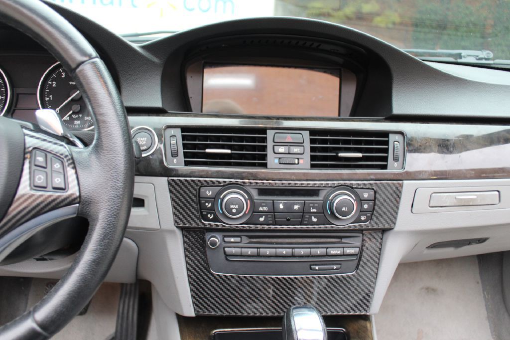 2010 BMW 3 Series Image 21