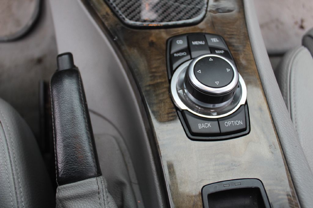 2010 BMW 3 Series Image 23