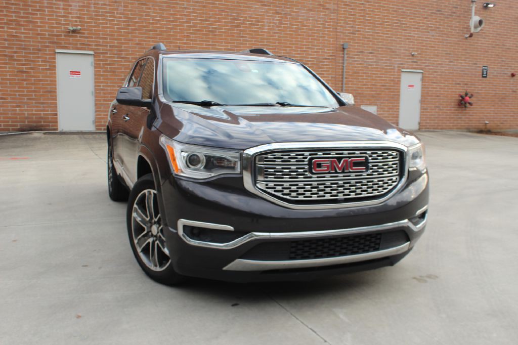 2017 GMC Acadia Image 1