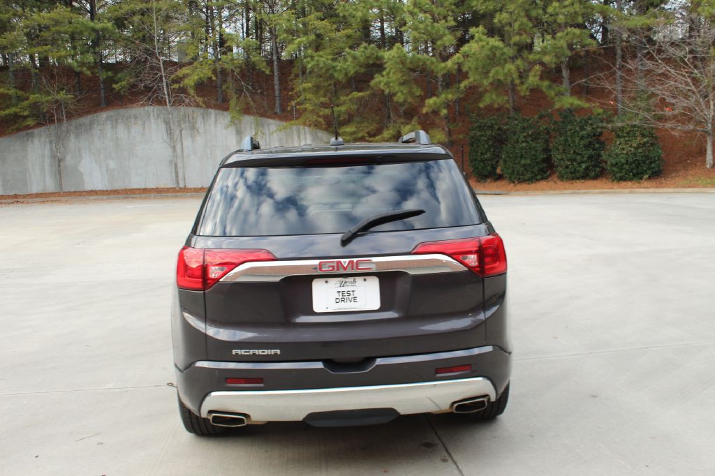 2017 GMC Acadia Image 4