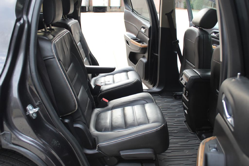 2017 GMC Acadia Image 8