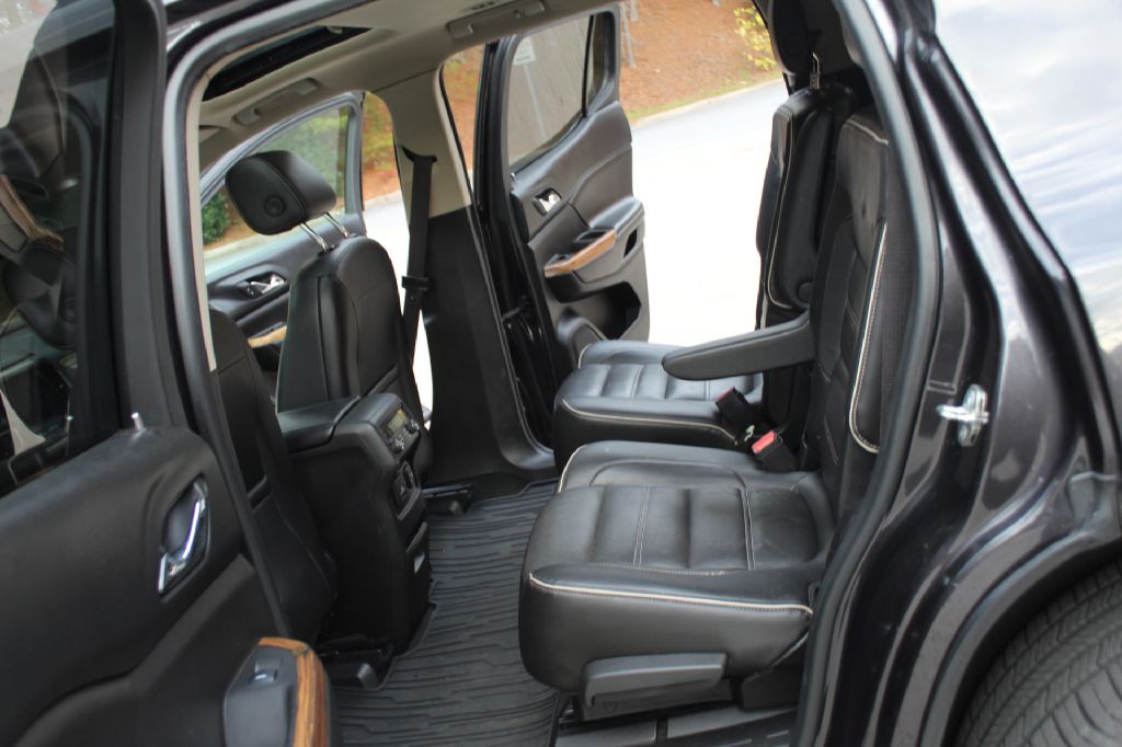 2017 GMC Acadia Image 9